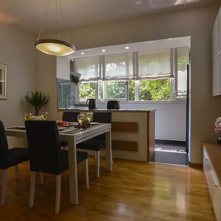 Kolombo Lux 아파트 *